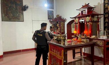 Polres-Ngawi-Siagakan-Personel-di-Klenteng-Sien-Hien-Kiong,-Perayaan-Imlek-Berlangsung-Kondusif