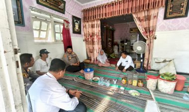 Polres-Pasuruan-Beri-Santunan-Keluarga-Bocah-7-Tahun-Korban-Anirat-di-Wonorejo