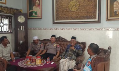 Kapolsek-Jabon-Silaturahmi-dengan-Tokoh-NU-Sidoarjo,-Perkuat-Sinergi-Jaga-Kamtibmas