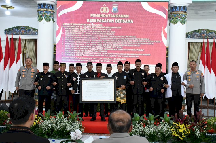 Kapolda Jatim Kukuhkan Satgas Sentot Prawirodirdjo, Perkuat Sinergi Keamanan Jelang 1 Suro di Kota Madiun