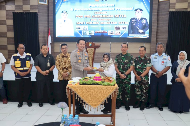 Tingkatkan Pelayanan Publik Kapolres Magetan Resmikan Gedung Setia SPKT dan Pos Pol Sarangan