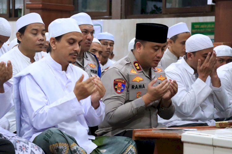 Awali Tugas Baru, Kapolres Gresik Ziarah Wali dan Ulama